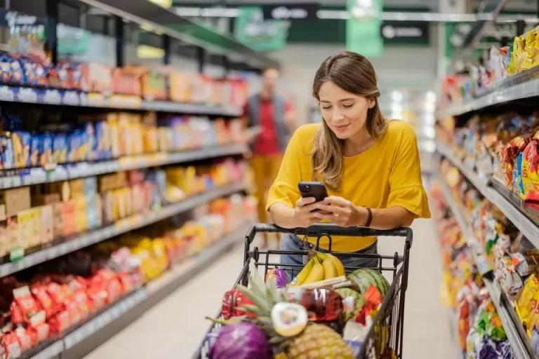 Saving smart: Strategies to reduce costs on groceries and daily necessities in the U.S.