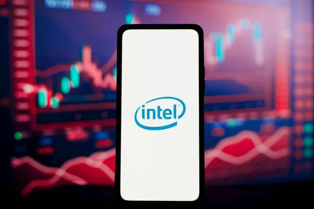 Analista emite novo alvo de preço da ação Intel INTC hoje