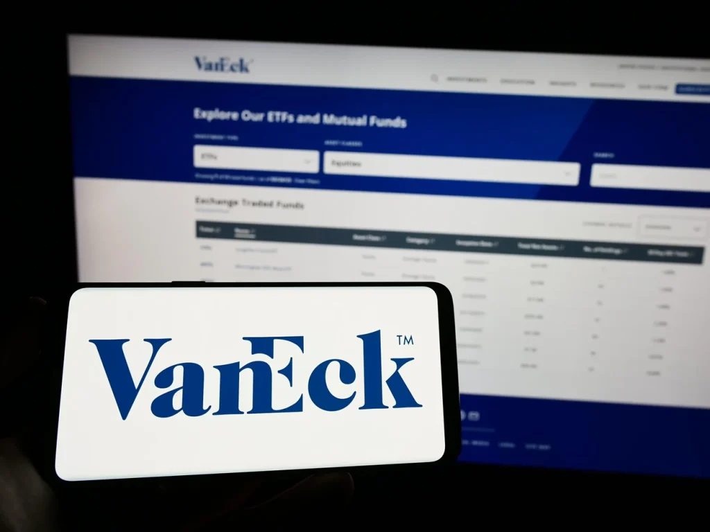 VanEck prevê Bitcoin a R$ 160 mil até 2026 com base em ouro agora