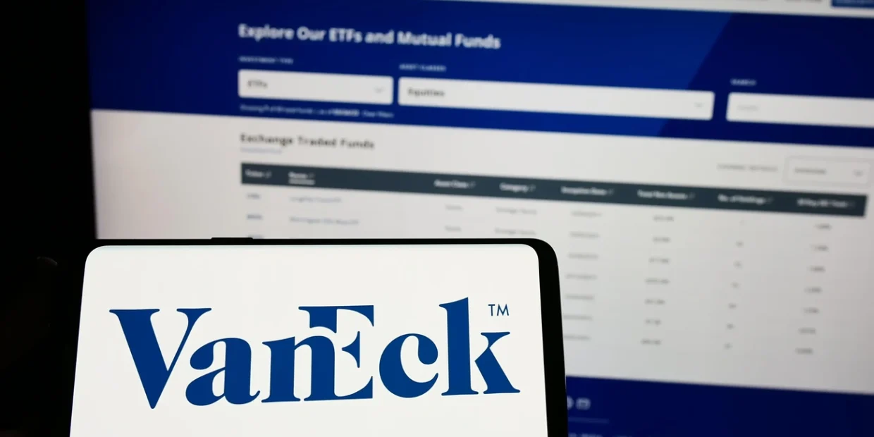 VanEck prevê Bitcoin a R$ 160 mil até 2026 com base em ouro agora